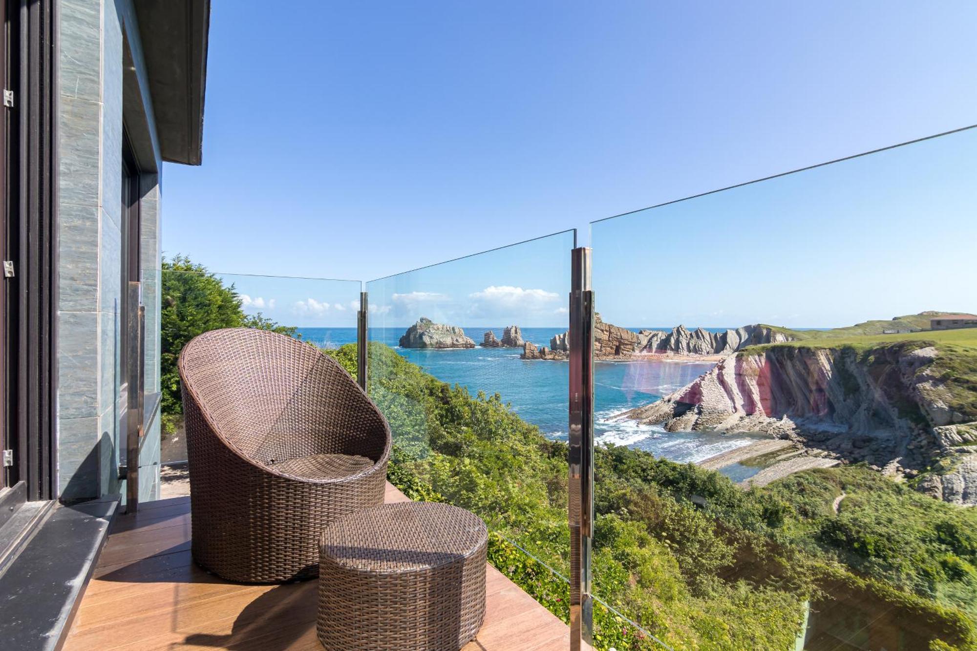 Espectacular villa al borde del mar Liencres Exterior foto