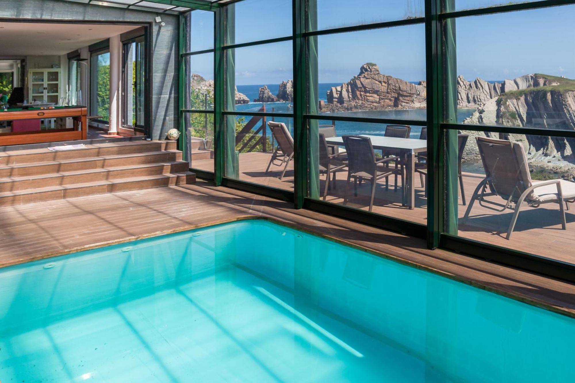 Espectacular villa al borde del mar Liencres Exterior foto